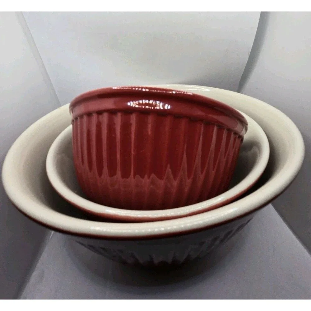 Williams Sonoma Ribbed Mixing / Serving Bowls  S/3 RED